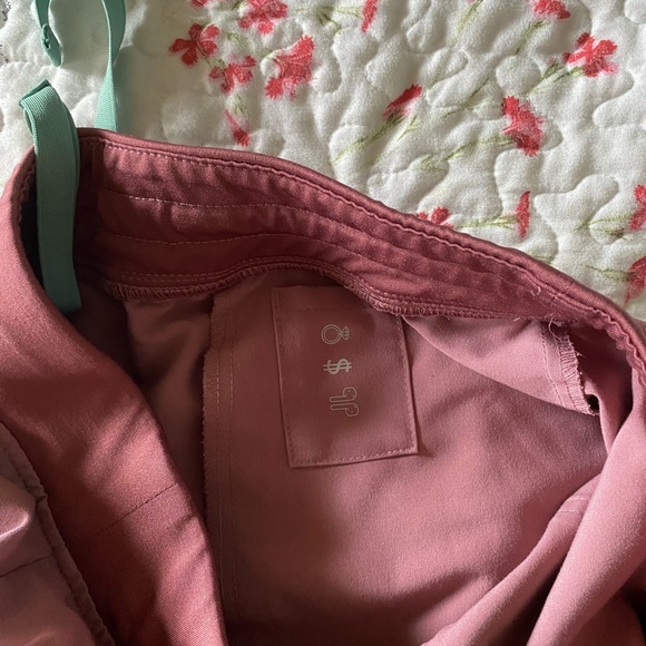 FIGS technical scrub pants - Picture 4 of 5